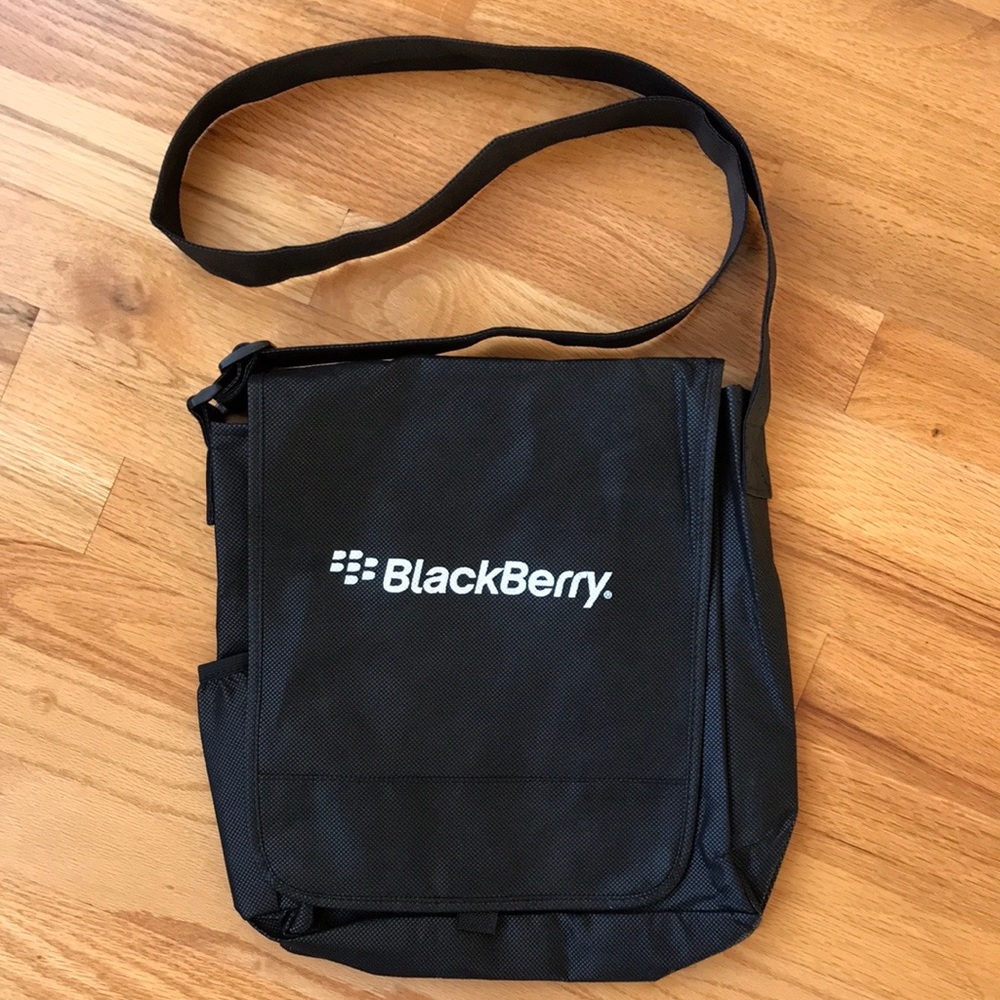 BLACKBERRY adjustable strap bag